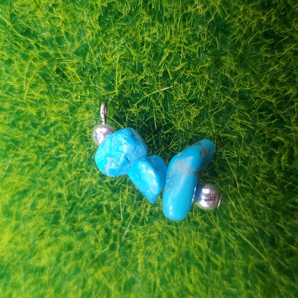 Turquoise Nugget Pendant P311 - Picture 2 of 3